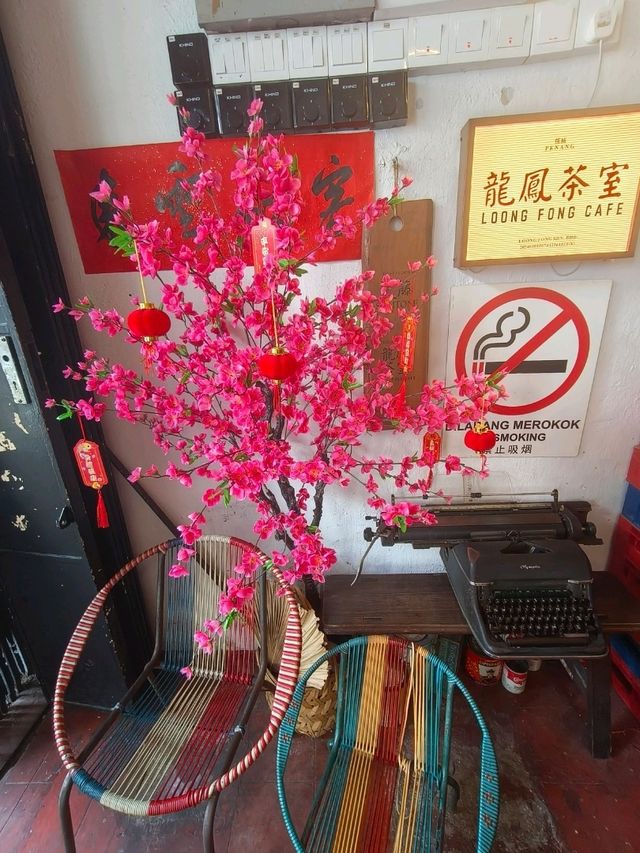 A Nostalgic Bite at Loong Fong Café