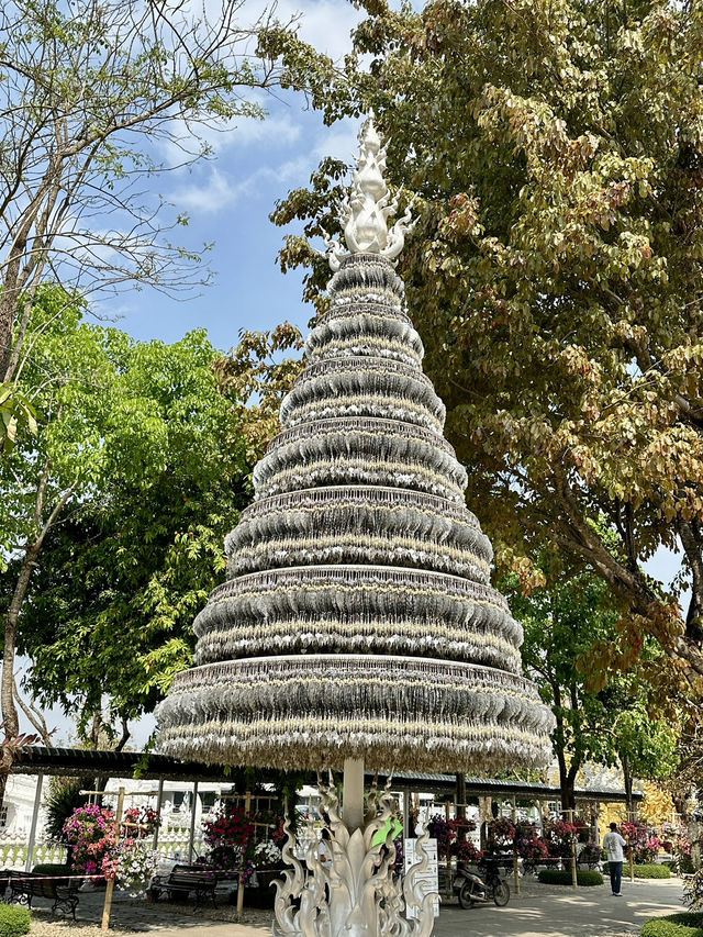 ศิลปะ ความศรัทธา และความฝัน ที่จับต้องได้