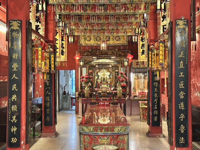 ศาลเจ้าไหหลำ (Shui Wei Sheng Niang)