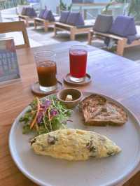 🌺 Paradise Found: A Dreamy Escape at Kos One Hostel, Bali