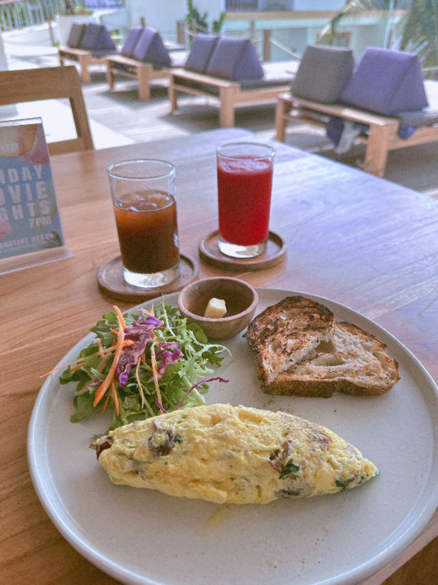 🌺 Paradise Found: A Dreamy Escape at Kos One Hostel, Bali