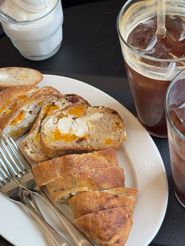 잠실의 조용한 사진 맛집 잠실카페 '커피하우스 바이레쥬' 
