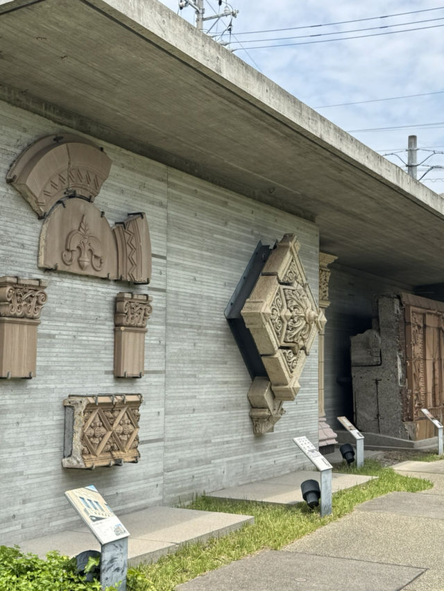 愛知県常滑市でタイルとテラコッタの世界観に浸る