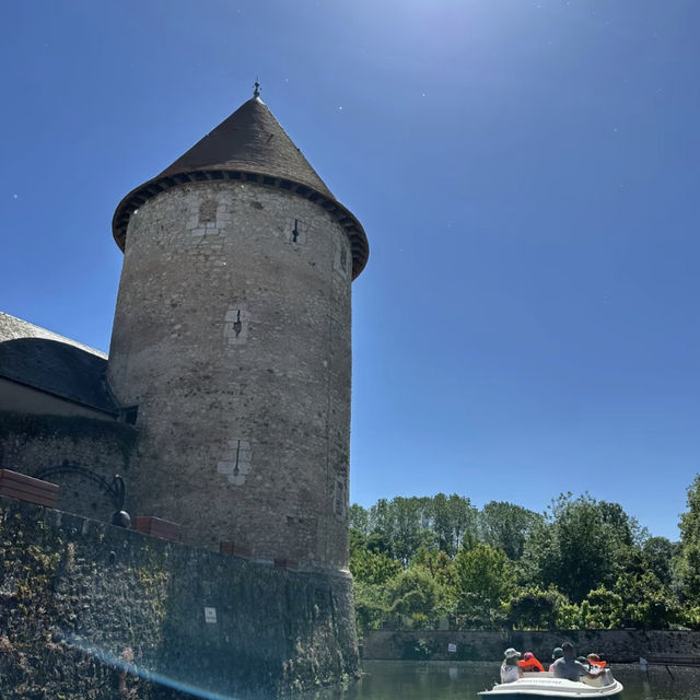 🇫🇷 Weekend Escape from Paris: Bonneval, the “Little Venice of Beauce”