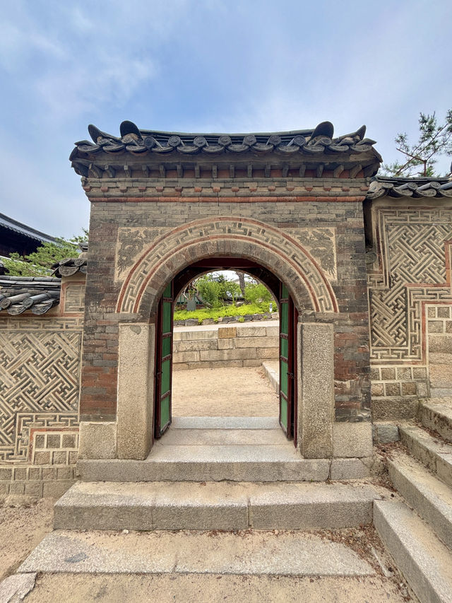 여름 날 선선하게 걷기 좋은 서울 도심속 궁궐🌳💛