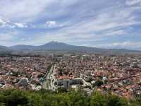 【Prizren｜中世の街並みと絶景が残るコソボ第2の都市】  城壁からの眺めと、偶然出会った虹の奇跡
