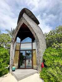 A Slice of Heaven: Unmatched Luxury at St. Regis Maldives