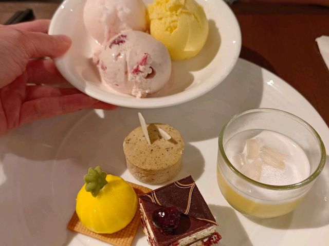 台北JR東日本大飯店 ，鉑麗安全日餐廳
