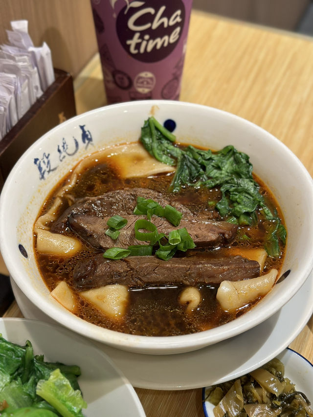 段純貞 | 過江龍台灣牛肉麵 