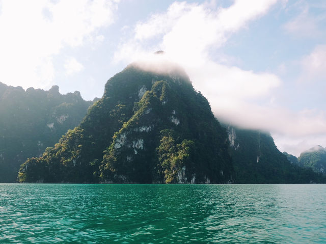 ล่องเรือชมเขื่อนรัชชประภา