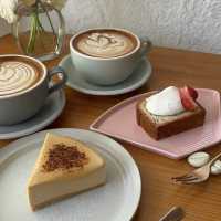 BLUE MOON CAFE（ブルー・ムーン カフェ）