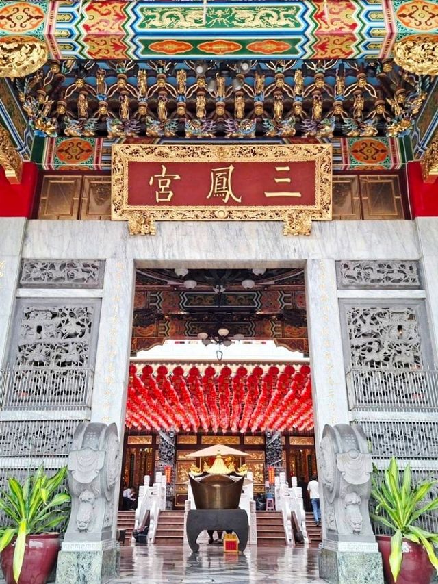 วัดโคมแดง Sunfong Temple✨️