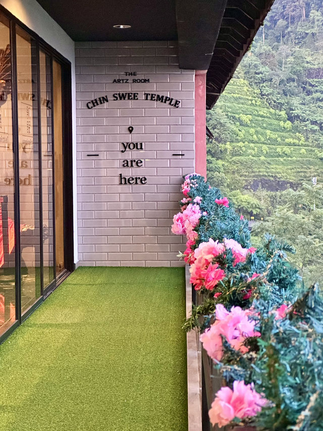 From Temple Tranquility to Mountain Glitz — Genting’s Hidden Contrast
