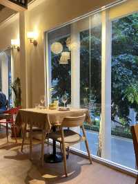 🖤✨ HIDE Dine & Wine – บาร์ลับกลางสะพานควาย
