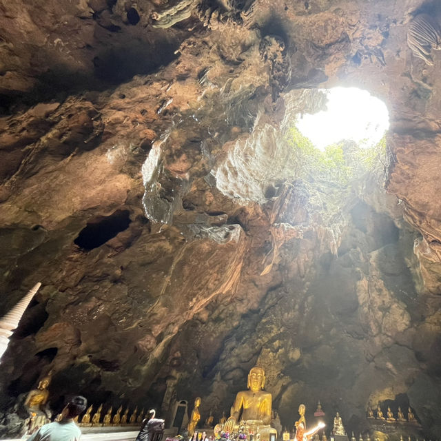 ถ้ำเขาหลวง  เพชรบุรี