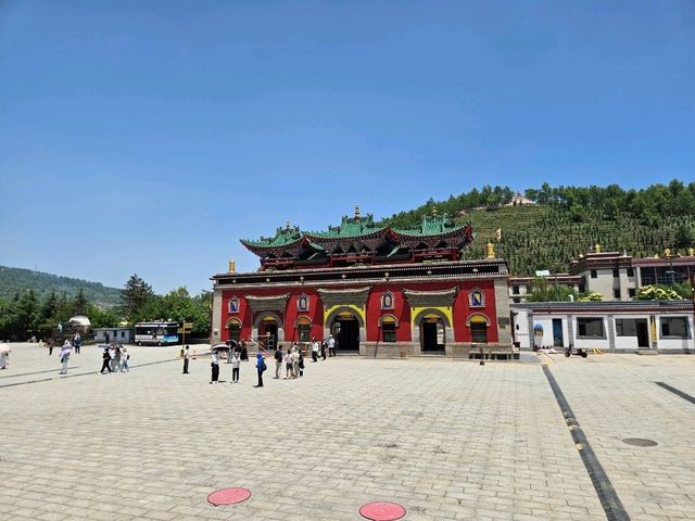 Exploring Kumbum Monastery — A Sacred Land of Tibetan Culture and Art