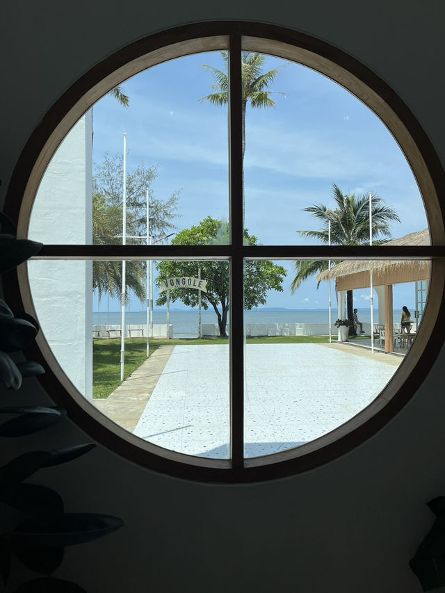 คาเฟ่ลมทะเล  – Vongole Beach Cafe คลองใหญ่ ตราด