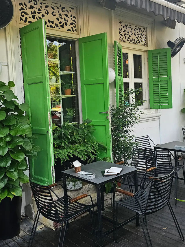 Urban Equilibrium, Discovering Singapore’s Symmetrical Soul