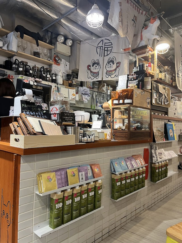 Meanwhile Coffee Hong Kong, Cozy Brews in the Heart of Sheung Wan