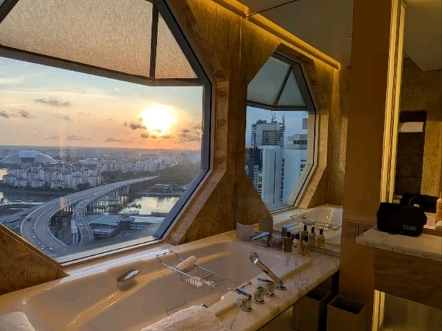 Skyline, Serenity & 4,200 Artworks – My Iconic Stay at The Ritz-Carlton, Millenia Singapore