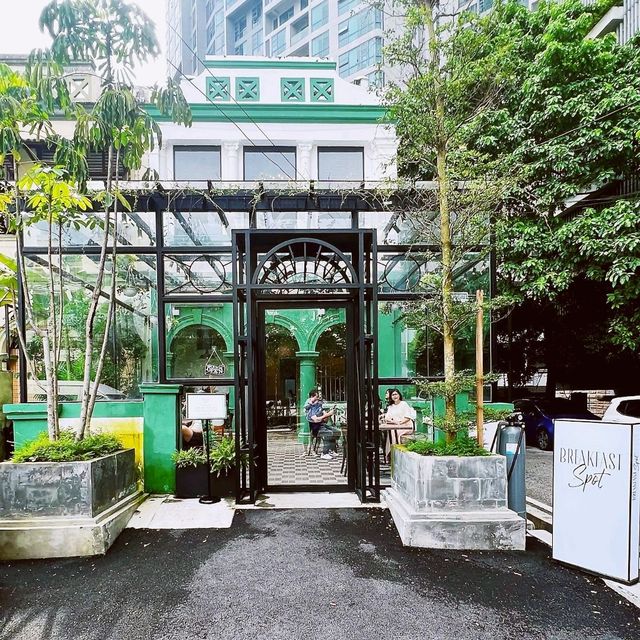Breakfast Spot Cafe
