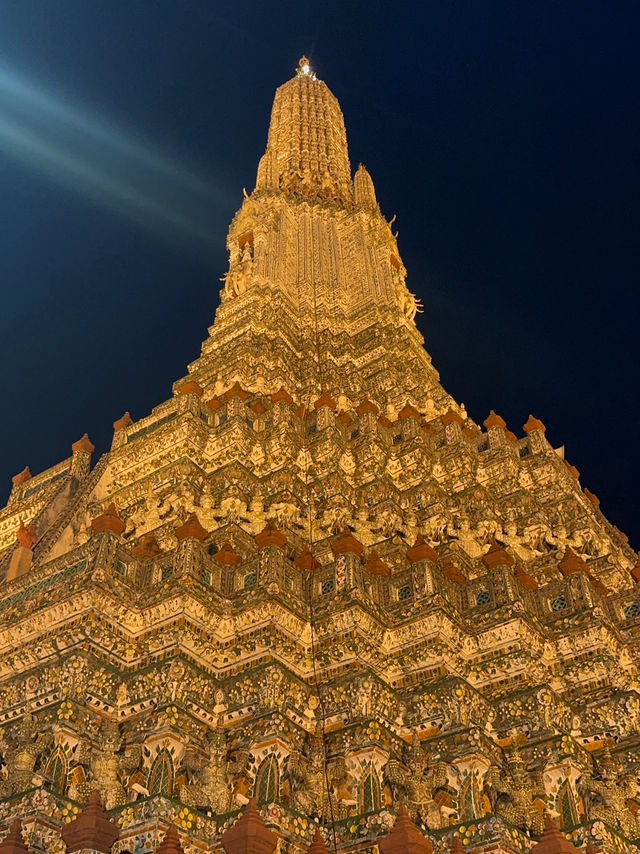 🌅 วัดอรุณ – สัญลักษณ์แห่งรุ่งอรุณริมเจ้าพระยา