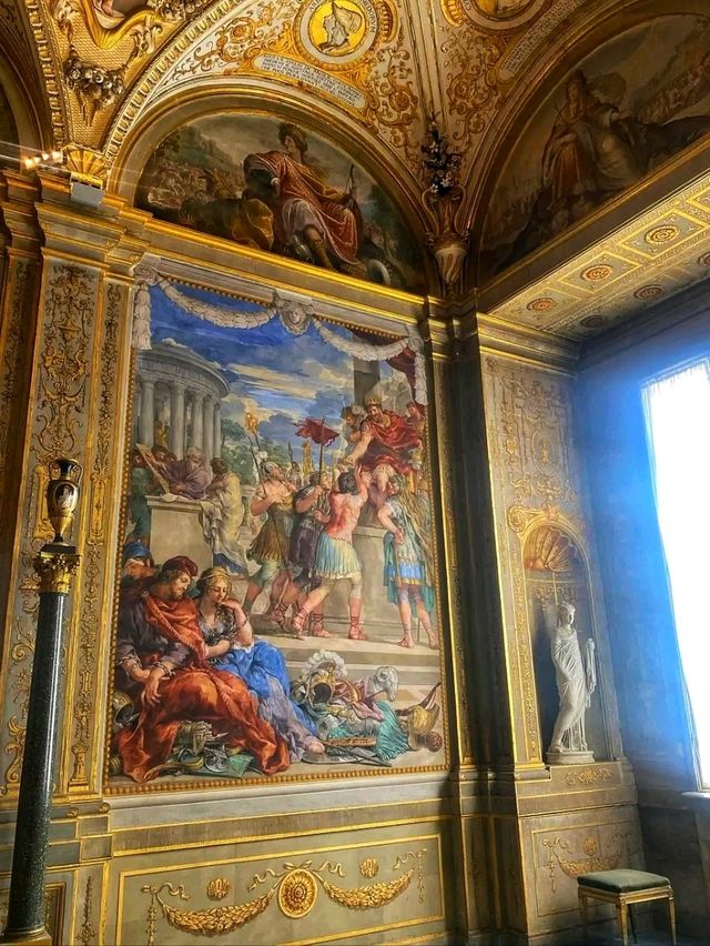 Pitti Palace: Florence’s Regal Window into Renaissance Splendor 🇮🇹 Pitti Palace: Florence’s Regal Window into Renaissance Splendor 🇮🇹