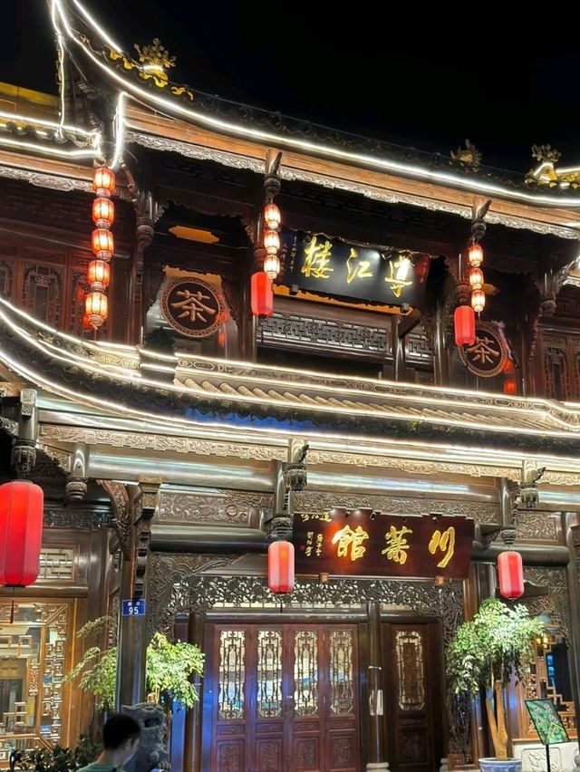 Nanqiao Bridge, A Charming Spot by the Water