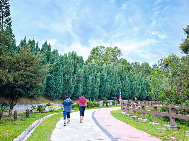 Morning Briskwalk at Taman Saujana Hijau Morning Briskwalk at Taman Saujana Hijau