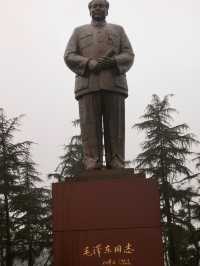 Statue of the Century: The Fate-Turning Shift from Farmhouse to Square