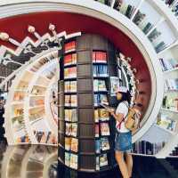 摩天輪下最美書店《鍾書閣》,隨手一拍都出片!