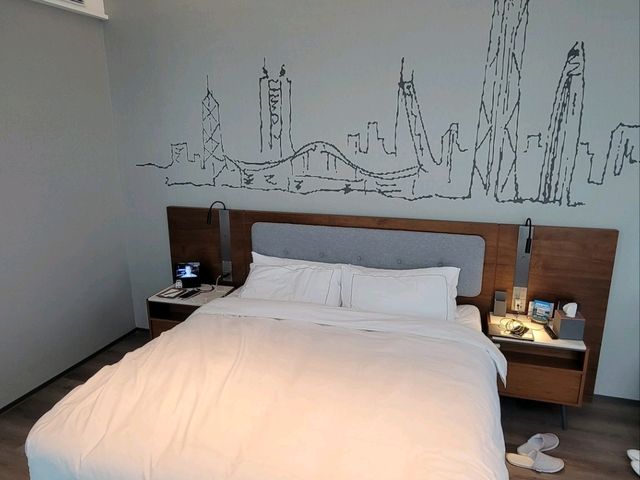 藝術空間設計，超美日夜窗景酒店