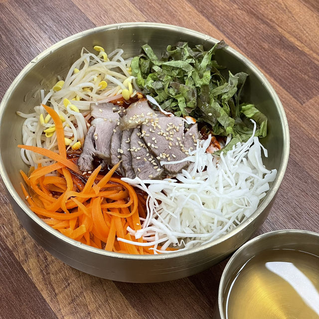 추석여행 셋째 날 아침! 현지인들이 추천해 준 찐 고기국수 맛집으로 해장 완료! 🧡 추석여행 셋째 날 아침! 현지인들이 추천해 준 찐 고기국수 맛집으로 해장 완료! 🧡