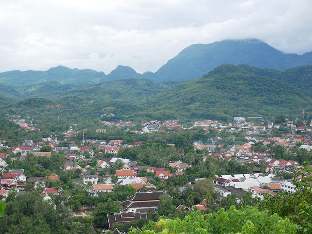 【ラオス🇱🇦】ルアン・パバーン プーシーの丘 【ラオス🇱🇦】ルアン・パバーン プーシーの丘
