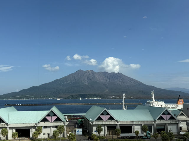 桜島も見える！ロケーション最高の水族館