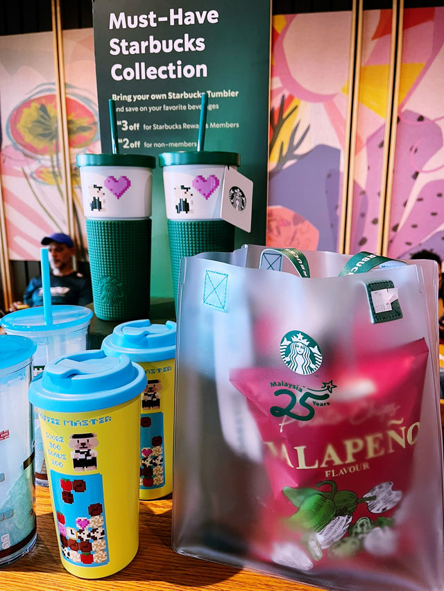  “Starbucks: Your Perfect Pre-Flight Coffee Stop”