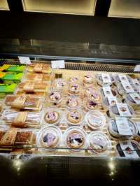 A popular Taichung eatery serving generous, meat-heavy donburi bowls with simple but tasty side dish