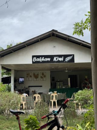 가정식 분위기의 Bakhaw Kiwi Kitchenette로 들어가 보세요.