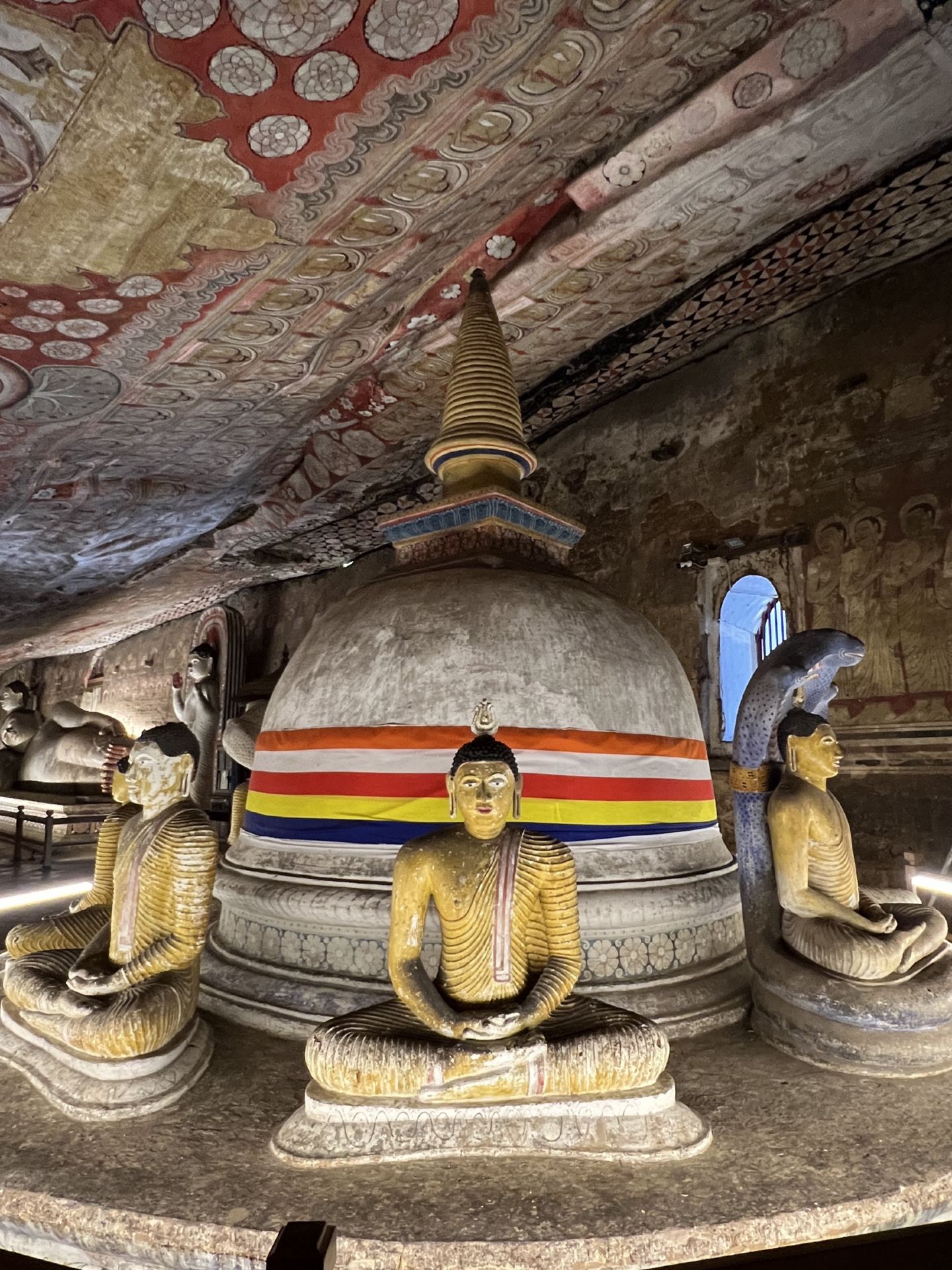 🛕✨ Dambulla Golden Temple — A Golden Gateway to Sri Lanka’s Sacred Caves 🇱🇰