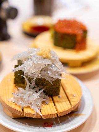 静岡県 沼津市・沼津に来たら美味しい寿司が食べたい！「沼津 回転寿司 すし之助」行列必至！
