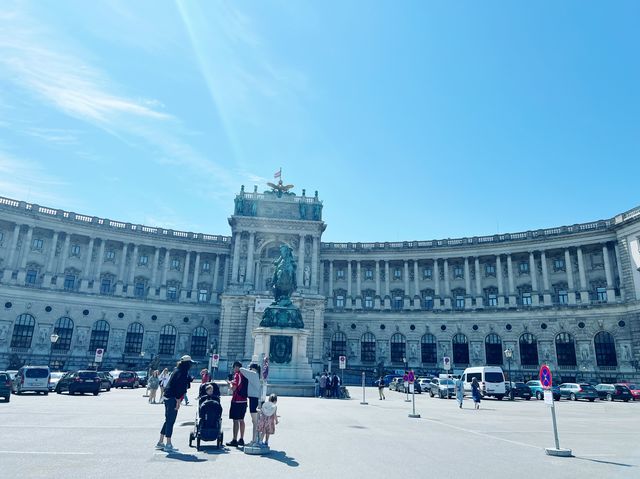 The Hofburg imperial palace in Vienna 🇦🇹