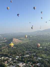 Teotihuacán Balloon Ride – Soaring Above the Ancient World! 🎈🌅