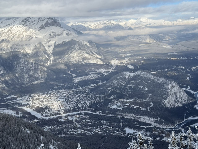 พิชิตSanson Peak—จุดสูงสุดแห่ง Sulphur Mountain พิชิตSanson Peak—จุดสูงสุดแห่ง Sulphur Mountain