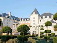 Discover the beauty of the Disneyland Paris: The place where you can shine your brightest!