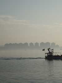Marine Drive: A Stunning View of Mumbai’s Skyline