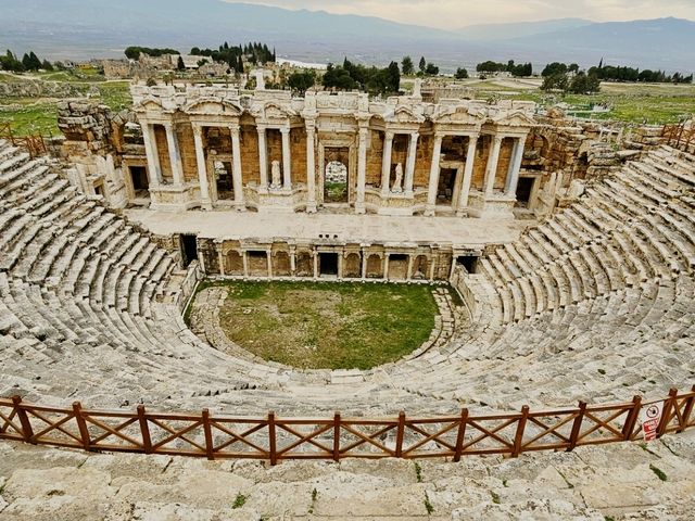 土耳其古城奇蹟〔西拉波利斯（Hierapolis）〕