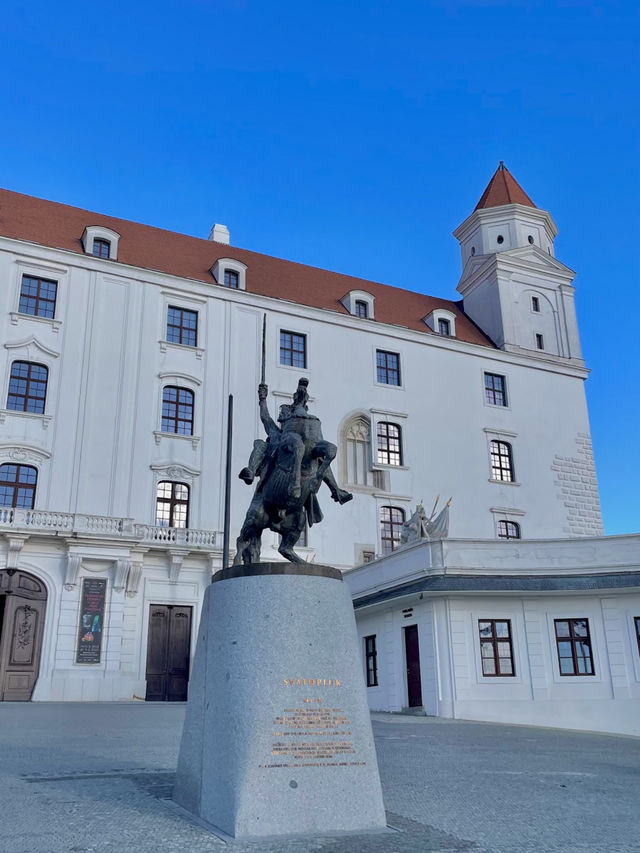 【スロバキア🇸🇰】ヨーロッパの知られざる穴場、ブラティスラバの歩き方🏰