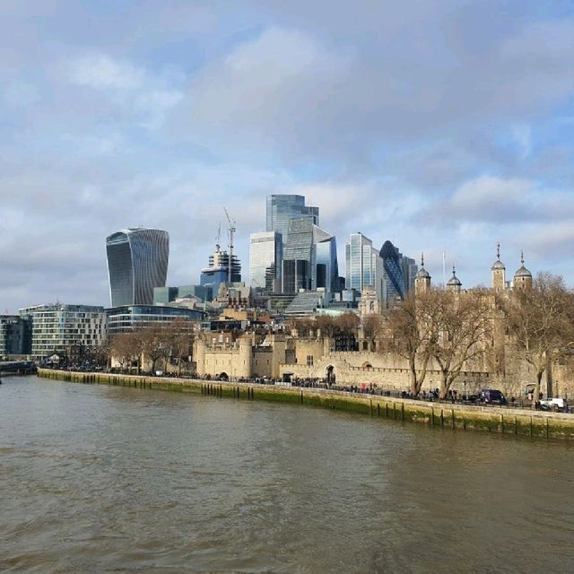 London from Above: Horizon 22 & City Highlights