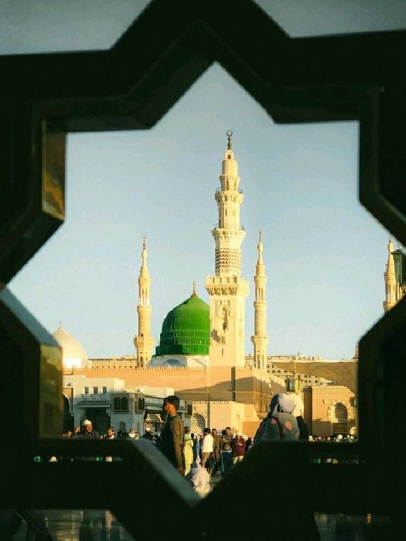 🏛 Discover the Spiritual Beauty of Medina’s Architecture 🌙✨