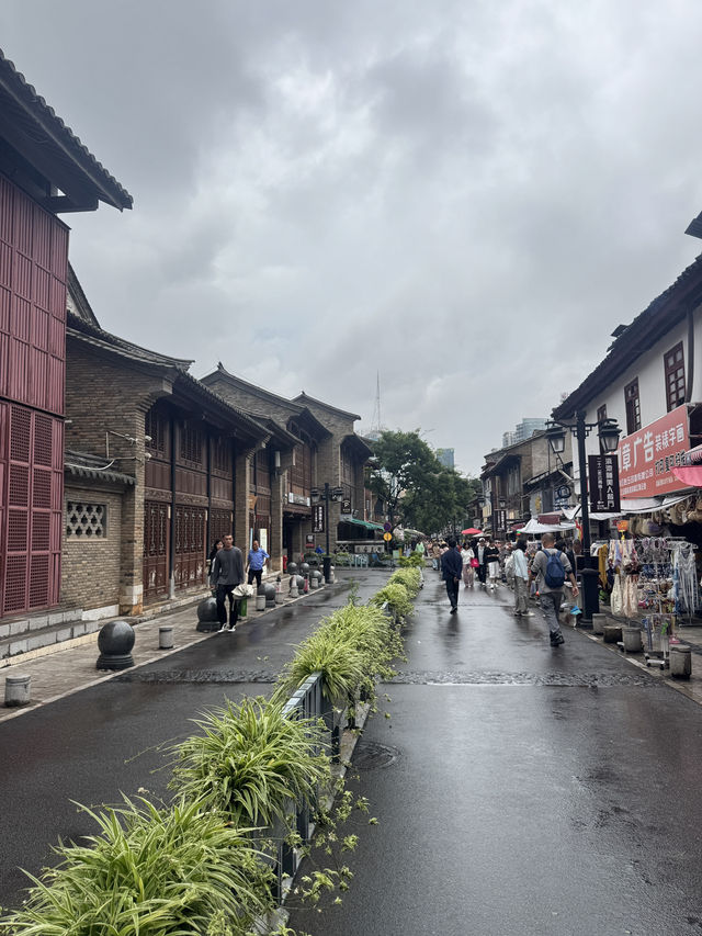 昆明老街Old Street Citywalk ถนนคนเดินคุนหมิงตอนกลางวัน